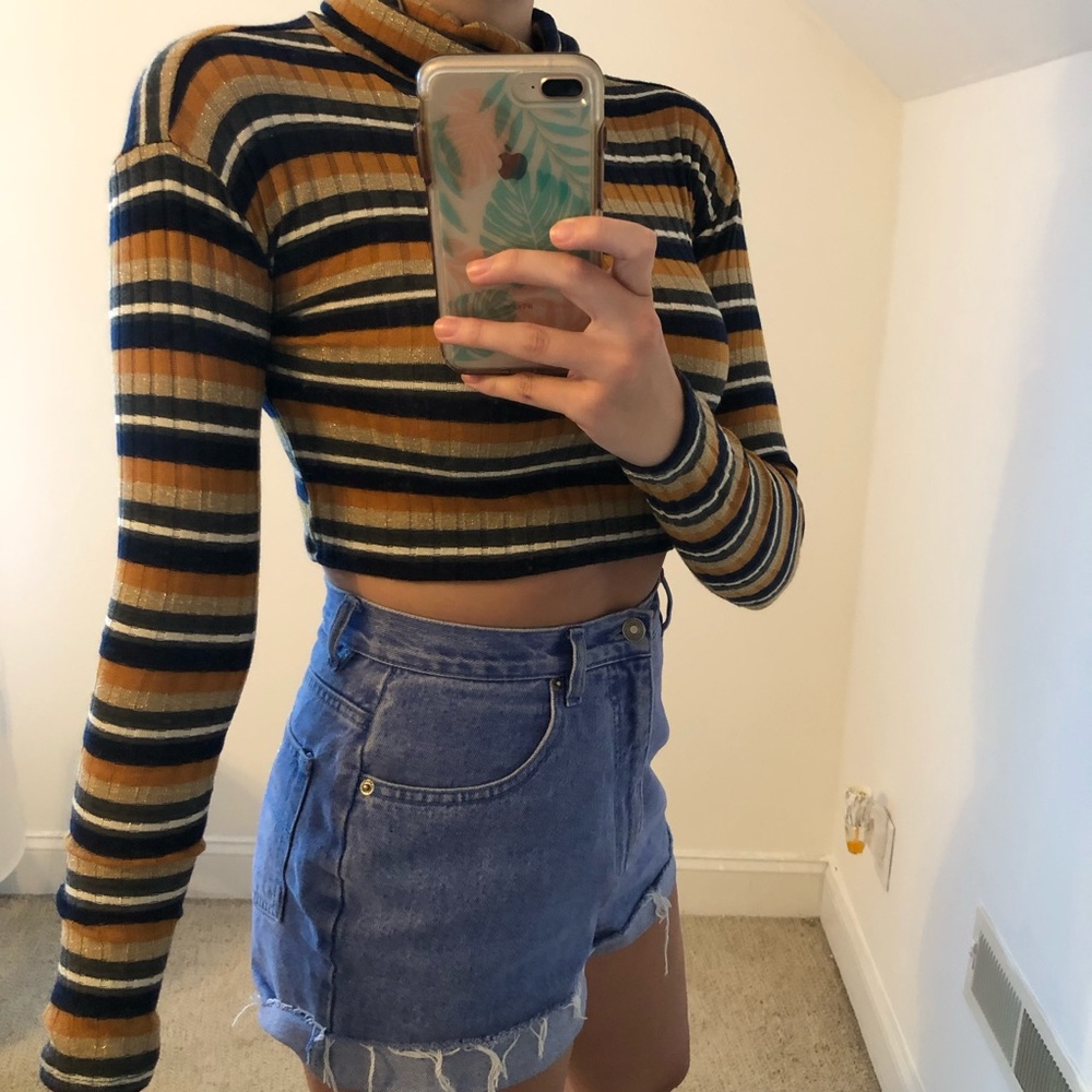 CROPPED TURTLENECK TOP